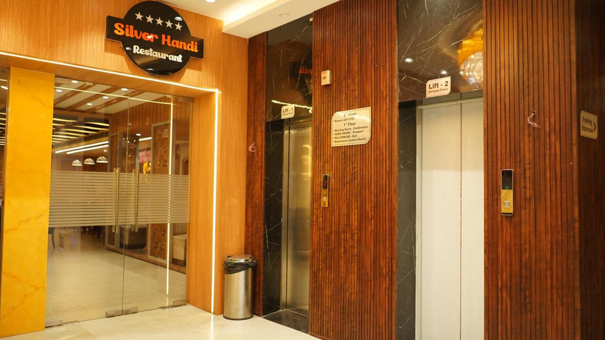 Hotel Silver Pearl Alīgarh Eksteriør billede