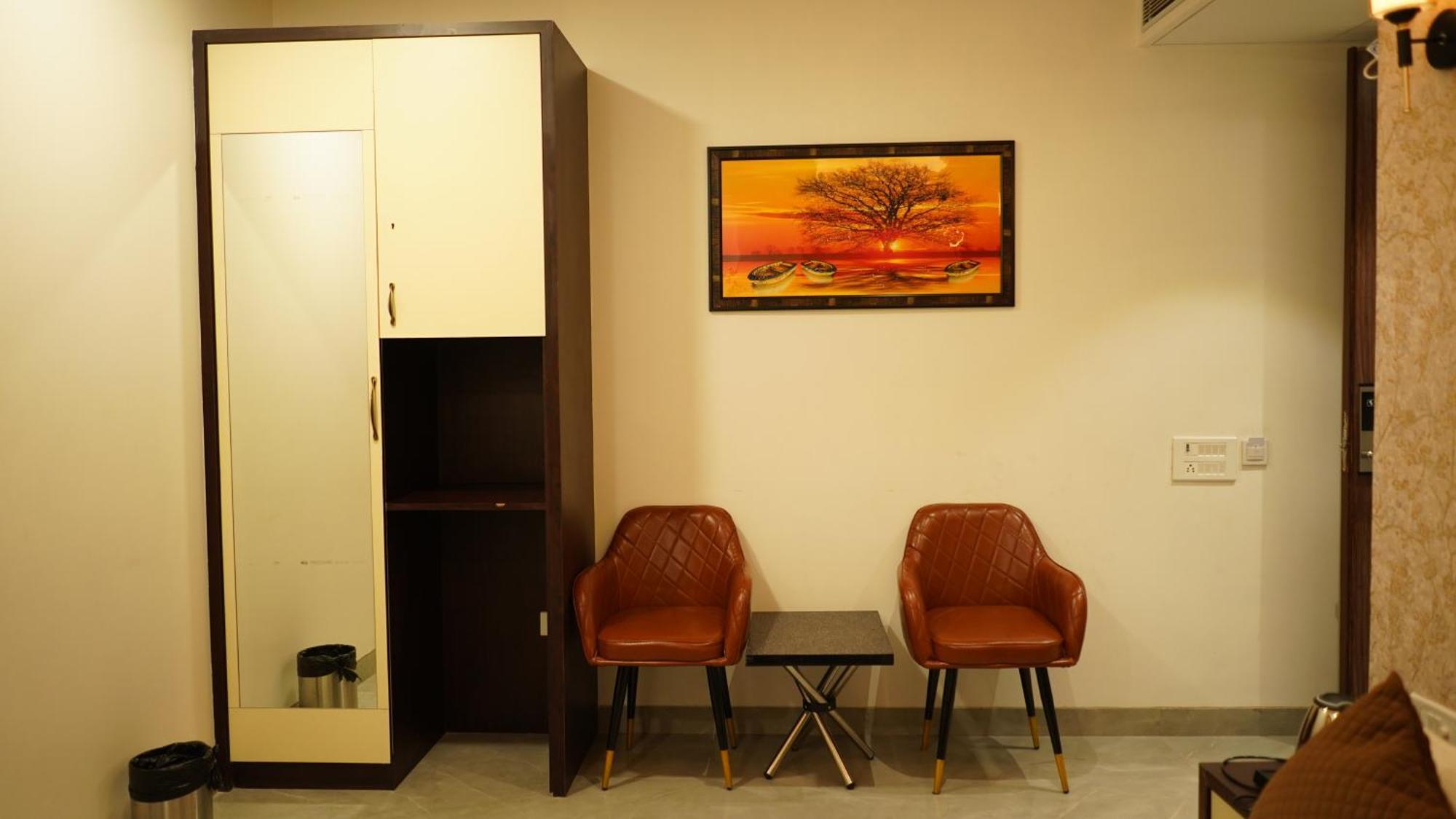 Hotel Silver Pearl Alīgarh Eksteriør billede